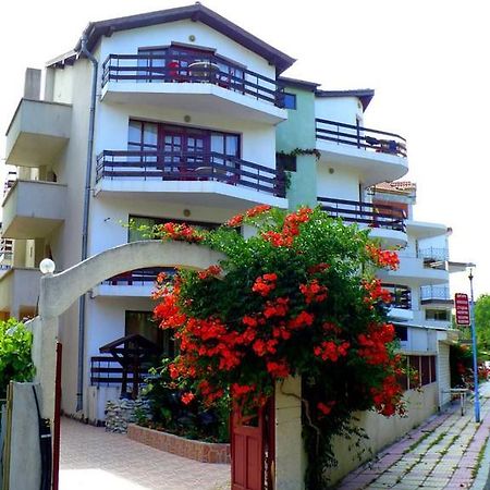 Guest House Urdoviza Китен Екстер'єр фото